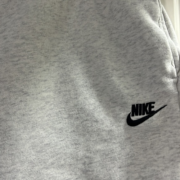 Nike Club Fleece Shorts - Picture 2 of 2